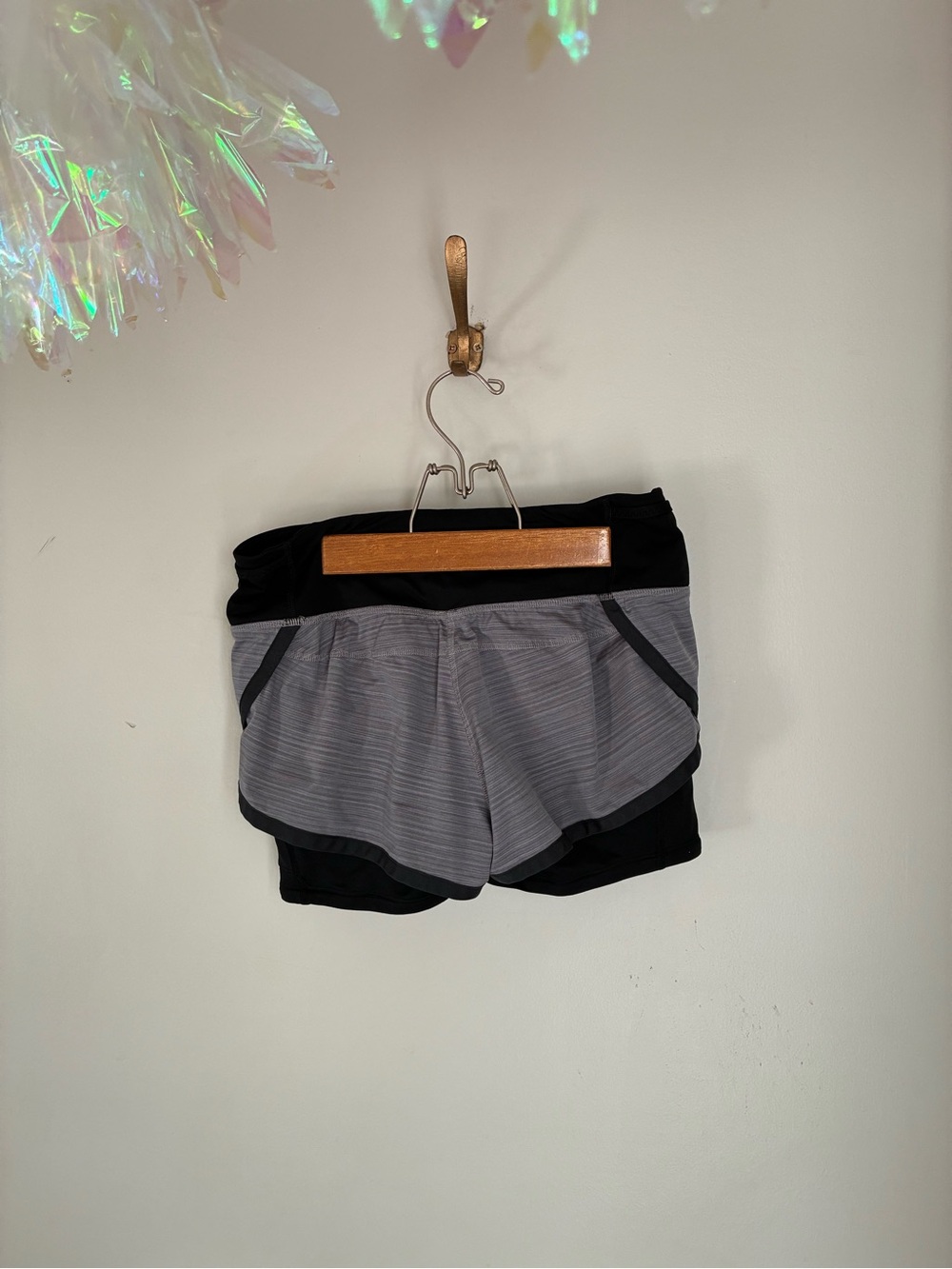 Lululemon Run Speed Shorts Size 4 - Picture 2 of 5